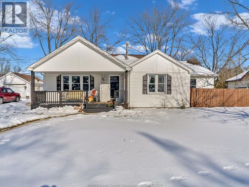 71 Maple Row, Essex, ON, N8M2T8 | Card Image