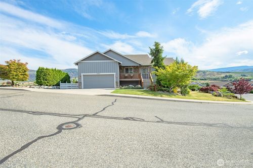 2840 Akamai Way, Wenatchee, WA, 98802-5869 | Card Image