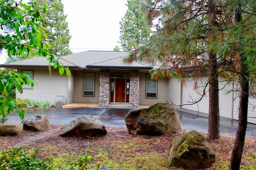 11547 Kestrel Road, Klamath Falls, OR, 97601 | Card Image