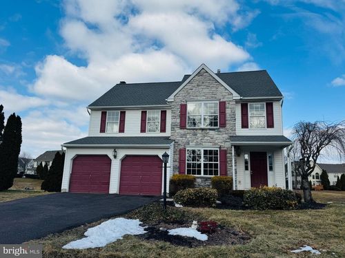 25 Castle Dr, ROYERSFORD, PA, 19468-4318 | Card Image