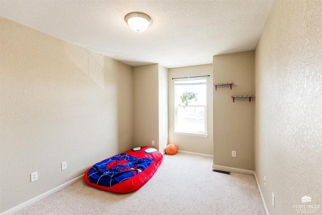 2018 Quail Run, Condo with 3 bedrooms, 3 bathrooms and null parking in Junction City KS | Image 17