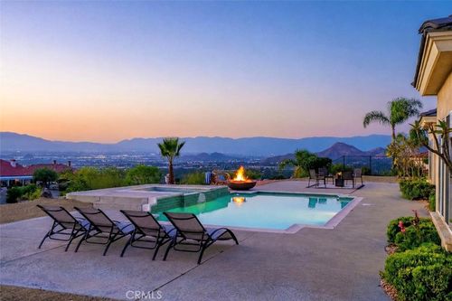 6201 Omega St, Riverside, CA, 92506-4747 | Card Image