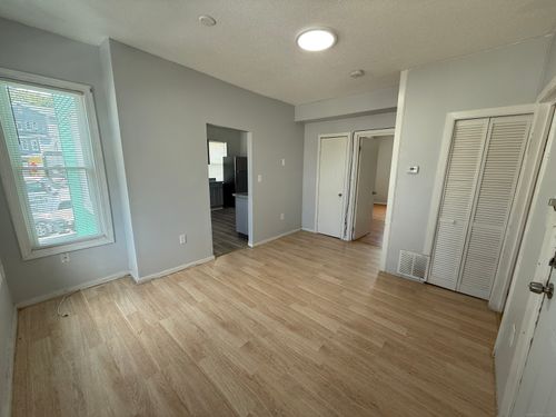 2-152 E Farm St, Waterbury, CT, 06704-3616 | Card Image