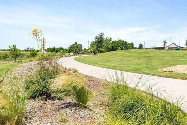 645 Godley Rnch, House other with 4 bedrooms, 2 bathrooms and null parking in Godley TX | Image 32