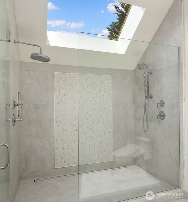 8620 N Mercer Way, House other with 5 bedrooms, 5 bathrooms and 3 parking in Mercer Island WA | Image 22