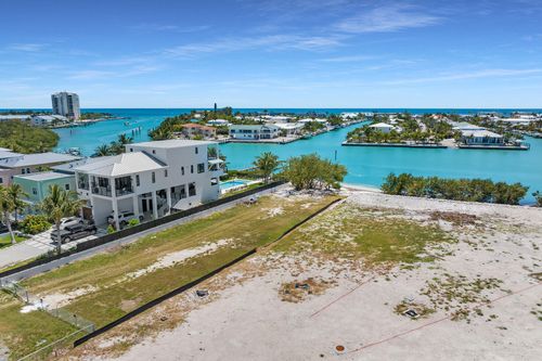 246 Pescayo Ave, Marathon, FL, 33050-4079 | Card Image