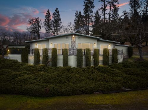 3201 Helms Road, Grants Pass, OR, 97527 | Card Image