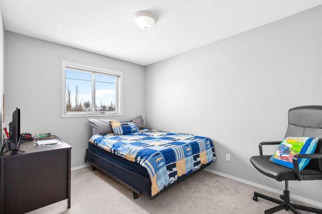 143 Bridlewood Circle Sw, Home with 3 bedrooms, 3 bathrooms and 4 parking in Calgary AB | Image 21
