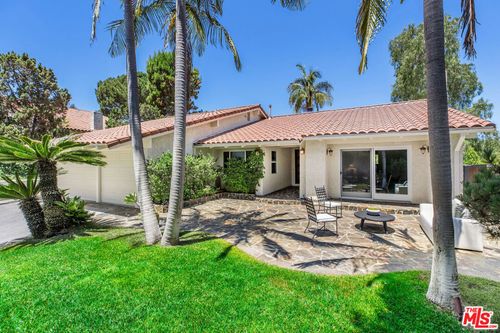 26521 Academy Dr, Palos Verdes Peninsula, CA, 90274-3934 | Card Image