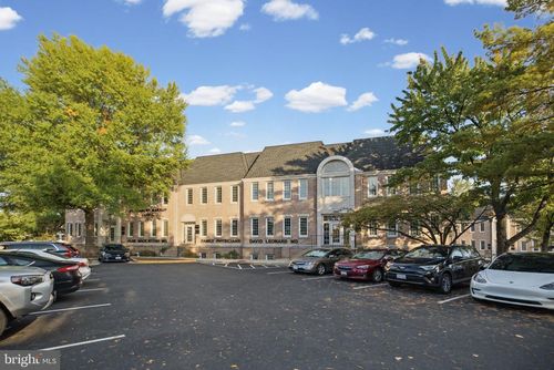 41e-3911 Blenheim Boulevard, Fairfax, VA, 22030 | Card Image