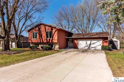 1032 Shady Oak Dr, North Mankato, MN, 56003-3435 | Card Image