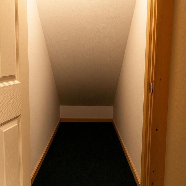 closet | Image 15