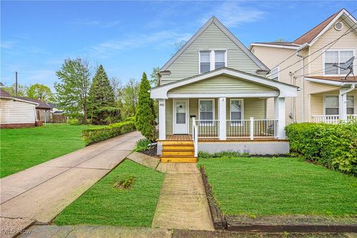 3982 E 74th St, Cleveland, OH, 44105-3882 | Card Image