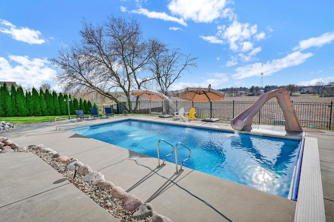 N1657 Carlin Rd, House other with 5 bedrooms, 3 bathrooms and null parking in Fort Atkinson WI | Image 12