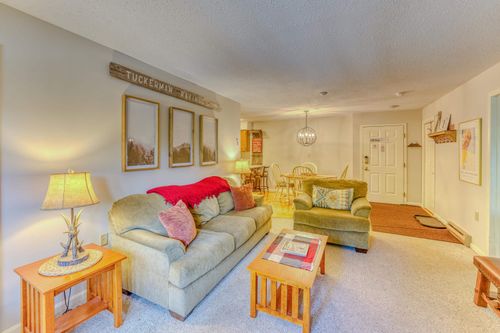 231-227 Main St, Lincoln, NH, 03251-4326 | Card Image