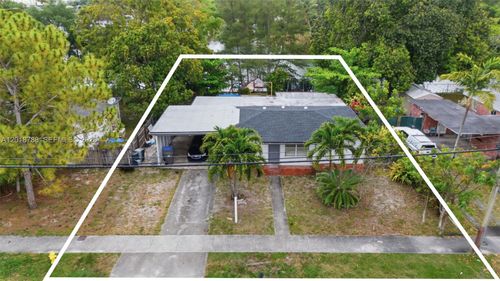 4621 Sw 31st Dr, West Park, FL, 33023-5566 | Card Image