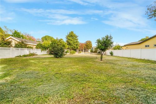 8833 Encino Ave, Sherwood Forest, CA, 91325-3228 | Card Image
