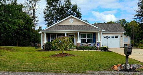 1017 Country Side Ln, Yadkinville, NC, 27055-7840 | Card Image