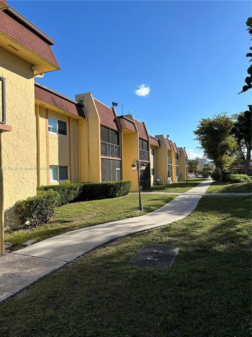apt-1a-2982 Nw 55th Ave, Lauderhill, FL, 33313-1451 | Card Image