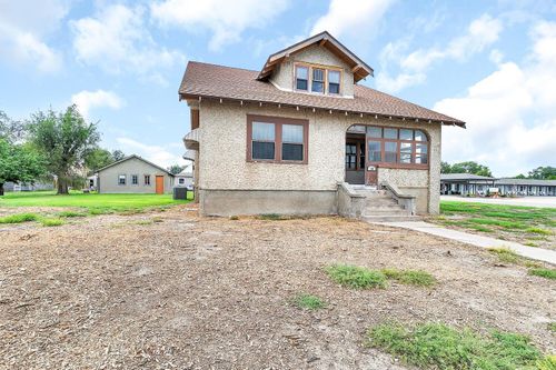216 W Long St, Dighton, KS, 67839 | Card Image