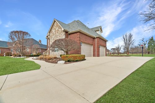 11024 Marilyn Ter, Orland Park, IL, 60467-7413 | Card Image