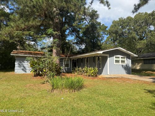 367 Queen Julianna Ln, Jackson, MS, 39209-2910 | Card Image