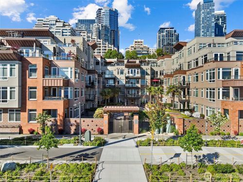 422-1950 Alaskan Way, Seattle, WA, 98101 | Card Image