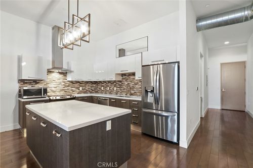 300-433 Pine Ave, Long Beach, CA, 90802 | Card Image