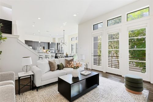 2203 Colorado St, Houston, TX, 77007-2966 | Card Image