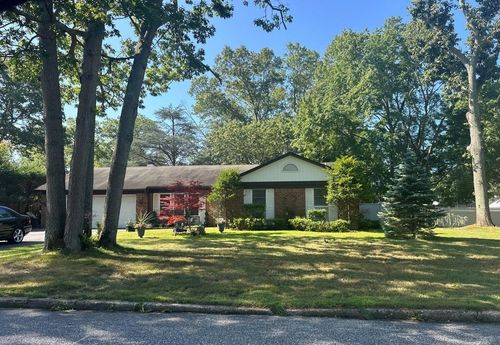 43 Summercress Ln, Coram, NY, 11727-2618 | Card Image