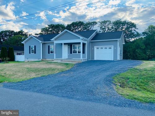 578 Wendover Dr, BUNKER HILL, WV, 25413-4281 | Card Image