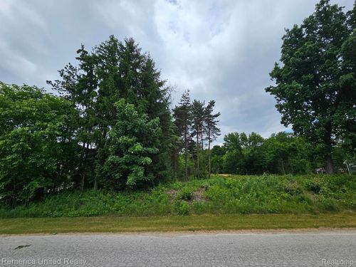 10512 Oakforest Dr, South Lyon, MI, 48178-9089 | Card Image