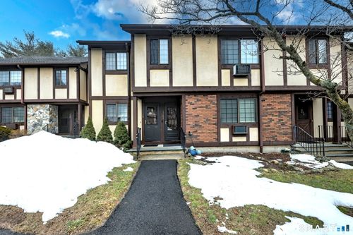 110-110 Foxwood Close, Milford, CT, 06461-2732 | Card Image