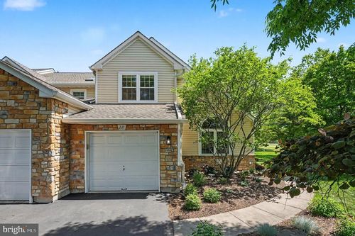 221 Canterbury Ct, BLUE BELL, PA, 19422-1279 | Card Image