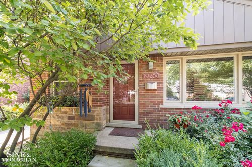 19258 Eastborne St, Harper Woods, MI, 48225-2406 | Card Image