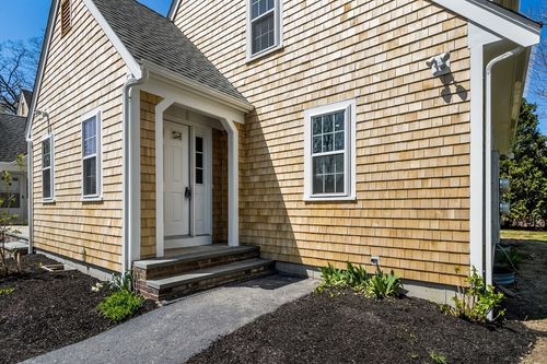 apt-1-176 Palmer Ave, Falmouth, MA, 02540-4806 | Card Image