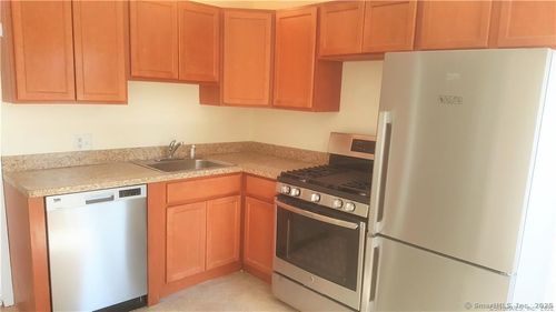 apt-4-28 Melba St, Milford, CT, 06460-7400 | Card Image
