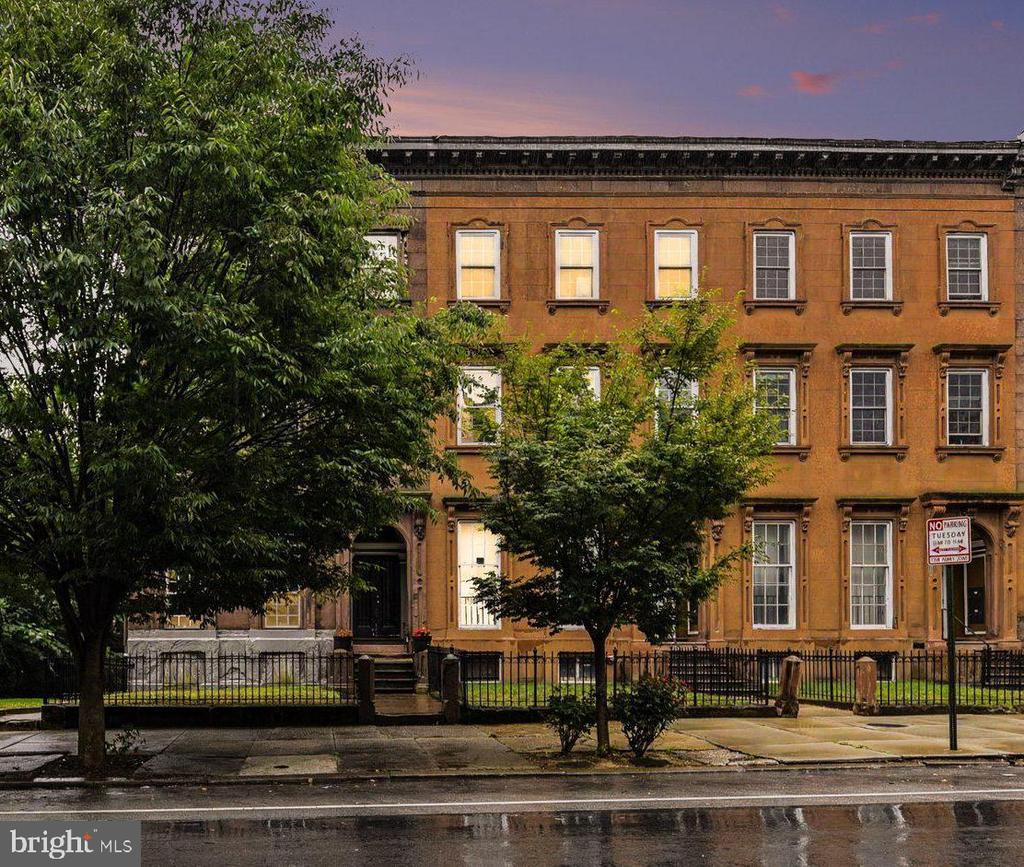 Commercial Sale in BALTIMORE 2