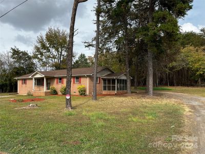 925 Rock Grove Church Road, House other with 3 bedrooms, 2 bathrooms and null parking in Salisbury NC | Image 3