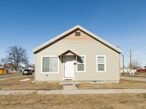 92 Nw 2nd Ave, Ontario, OR, 97914-2469 | Card Image