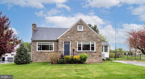 214 W Brookhaven Rd, Brookhaven, PA, 19015-1638 | Card Image