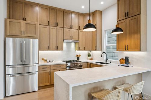 102 Baker St, San Francisco, CA, 94117-2169 | Card Image