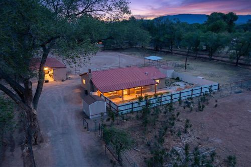 2135 Sunshine Rd Sw, Albuquerque, NM, 87105-6445 | Card Image