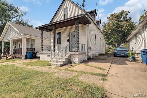 8439 Tennessee Ave, Saint Louis, MO, 63125-1217 | Card Image
