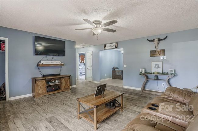 617 Crout Pond Way, House other with 3 bedrooms, 2 bathrooms and null parking in Gilbert SC | Image 6