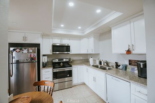 1554 Border, Corona, CA, 92882 | Card Image