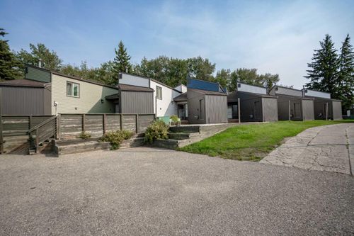 11-8205 98 St, Peace River, AB, T8S1A2 | Card Image
