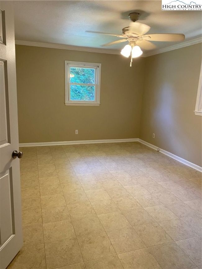 Master Bedroom | Image 10