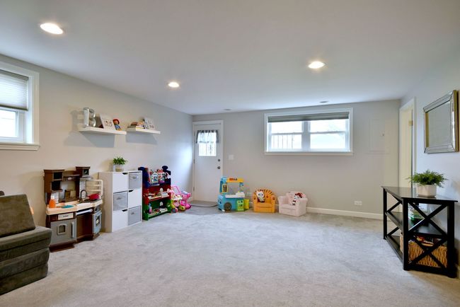 770 S Parkside Ave, House other with 3 bedrooms, 2 bathrooms and 2 parking in Elmhurst IL | Image 24