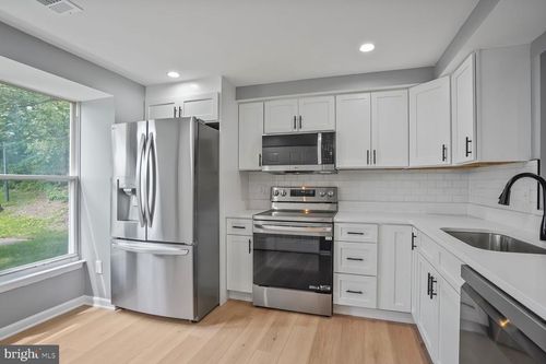 4730 Still Pl, WOODBRIDGE, VA, 22193-3016 | Card Image